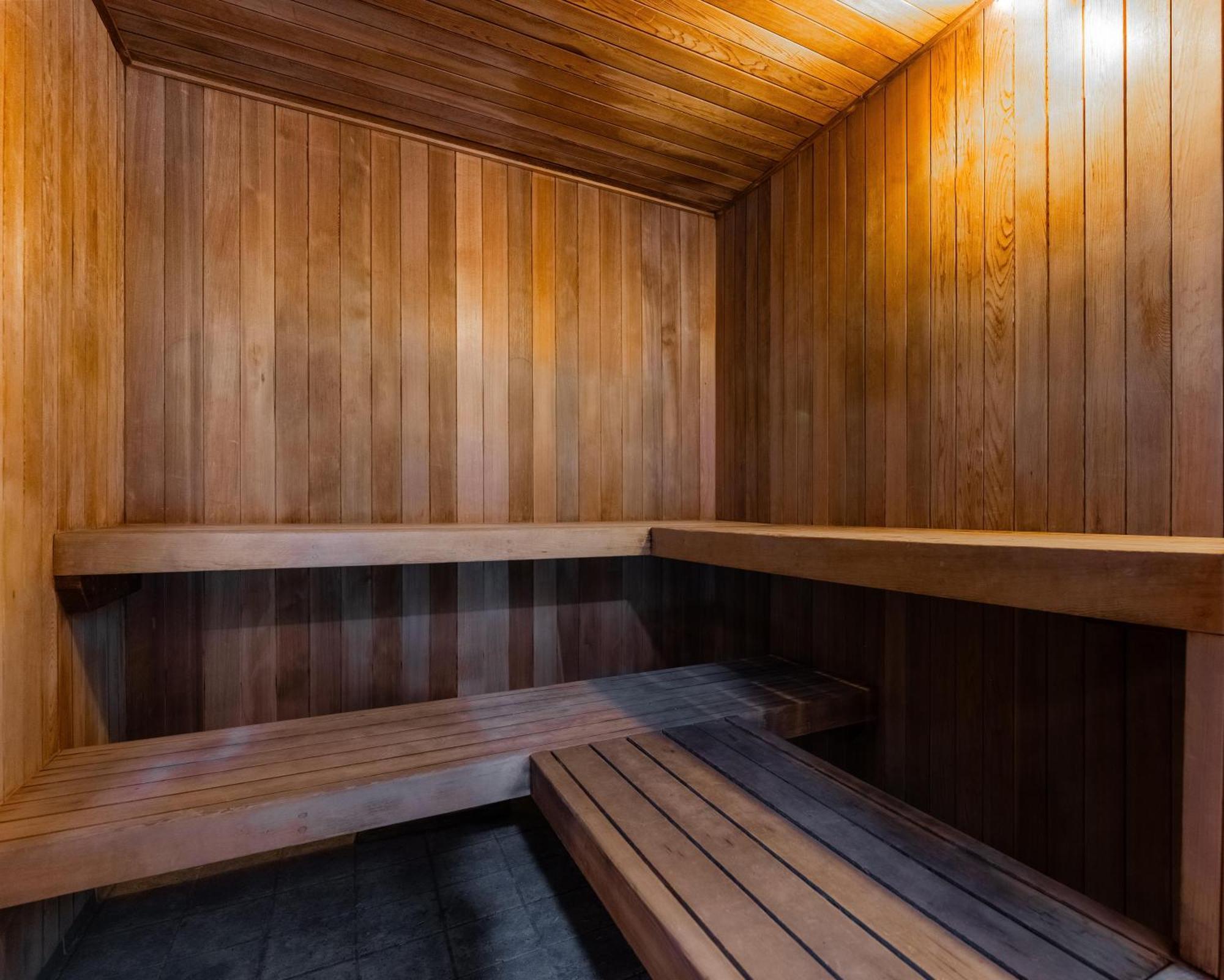 Alpenglow Lodge Sunny Studio With Sitting Area By Mva Whistler Exterior foto